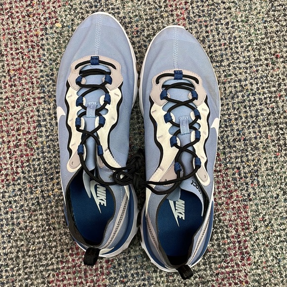 Nike - Picture 4 of 7